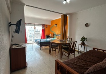 Alquiler 24 Meses. 1 Ambiente y medio balcon saliente. Plaza Colon 